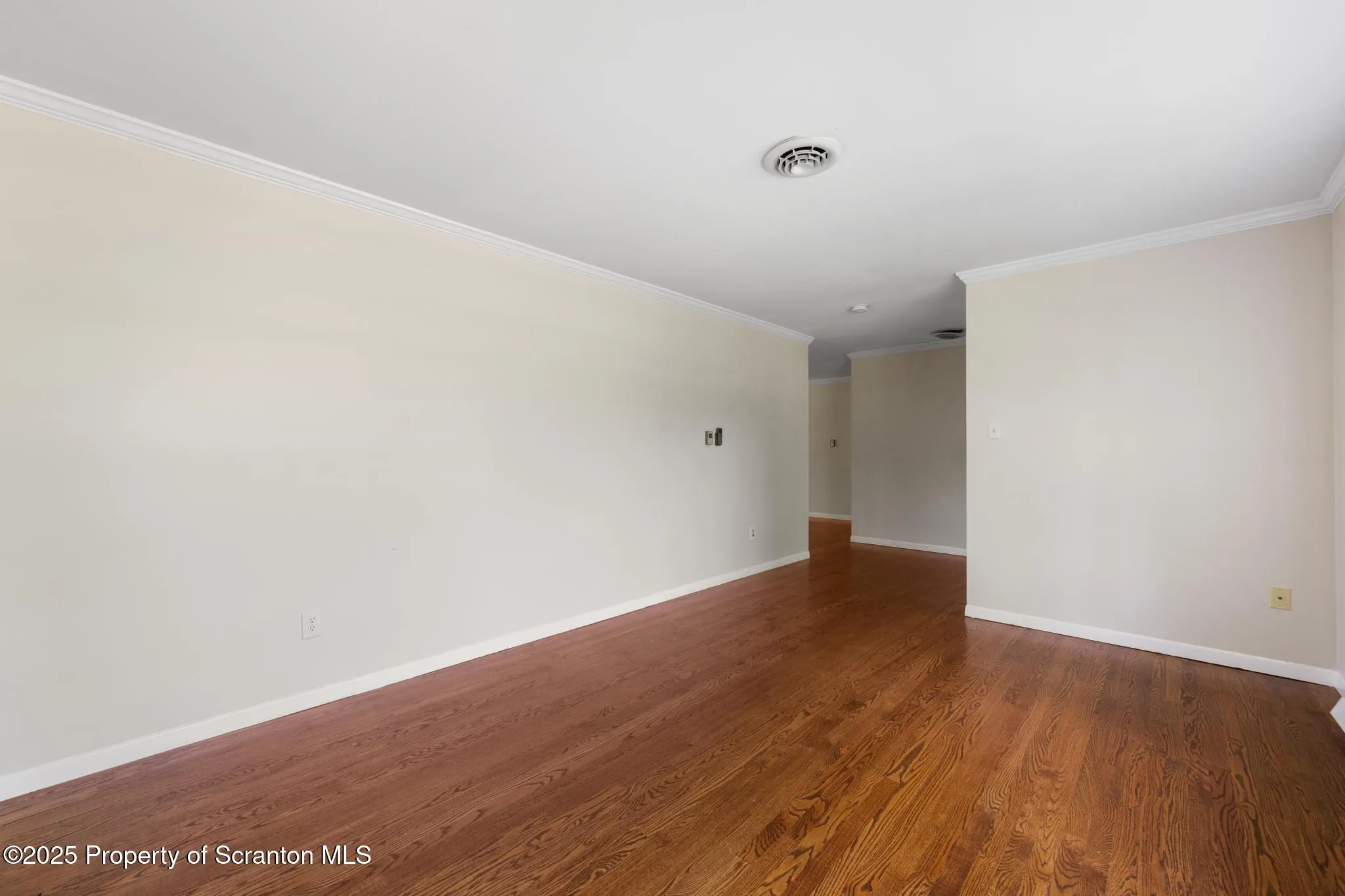 43 Walden Drive, Mountaintop, Pennsylvania 18707, 4 Bedrooms Bedrooms, 9 Rooms Rooms,3 BathroomsBathrooms,Residential,For Sale,Walden,SC253150