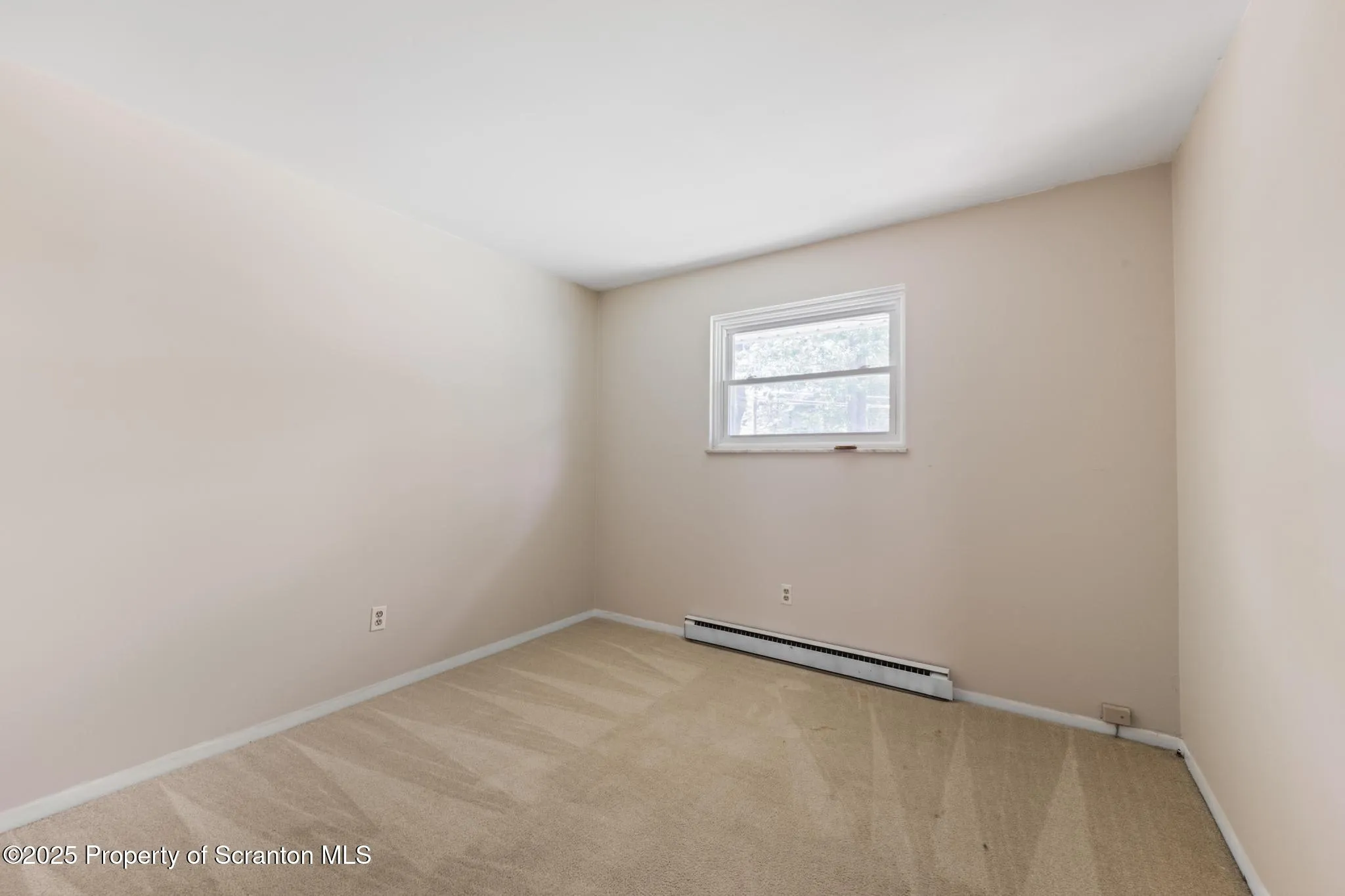 43 Walden Drive, Mountaintop, Pennsylvania 18707, 4 Bedrooms Bedrooms, 9 Rooms Rooms,3 BathroomsBathrooms,Residential,For Sale,Walden,SC253150