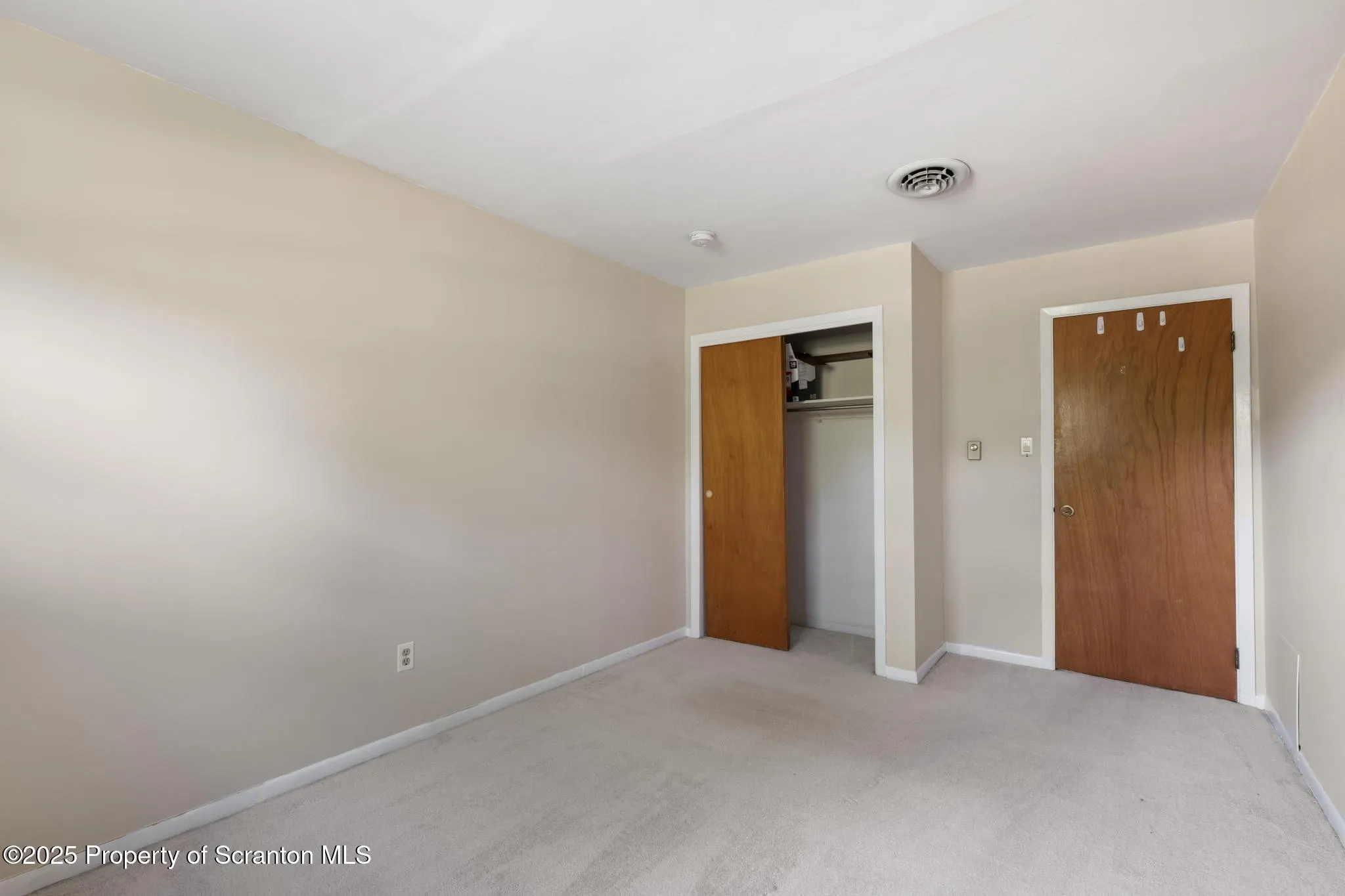 43 Walden Drive, Mountaintop, Pennsylvania 18707, 4 Bedrooms Bedrooms, 9 Rooms Rooms,3 BathroomsBathrooms,Residential,For Sale,Walden,SC253150