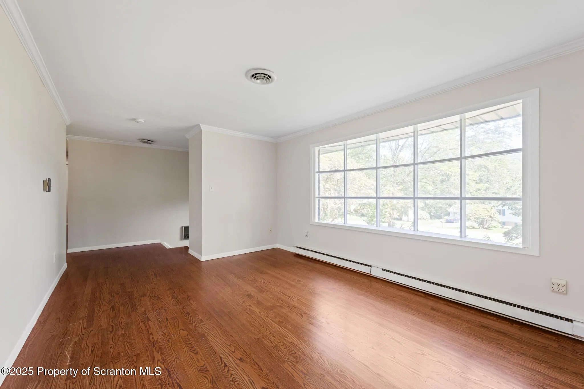 43 Walden Drive, Mountaintop, Pennsylvania 18707, 4 Bedrooms Bedrooms, 9 Rooms Rooms,3 BathroomsBathrooms,Residential,For Sale,Walden,SC253150