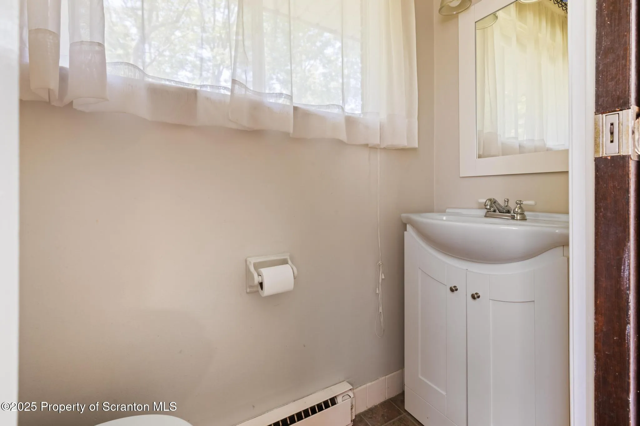 43 Walden Drive, Mountaintop, Pennsylvania 18707, 4 Bedrooms Bedrooms, 9 Rooms Rooms,3 BathroomsBathrooms,Residential,For Sale,Walden,SC253150