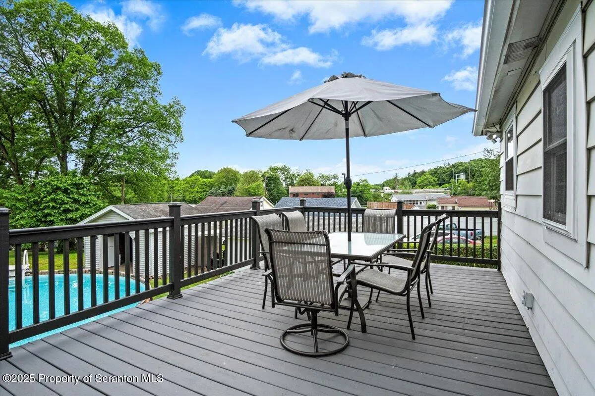 330 Lidy Road, Dupont, Pennsylvania 18641, 3 Bedrooms Bedrooms, 6 Rooms Rooms,2 BathroomsBathrooms,Residential,For Sale,Lidy,SC253101