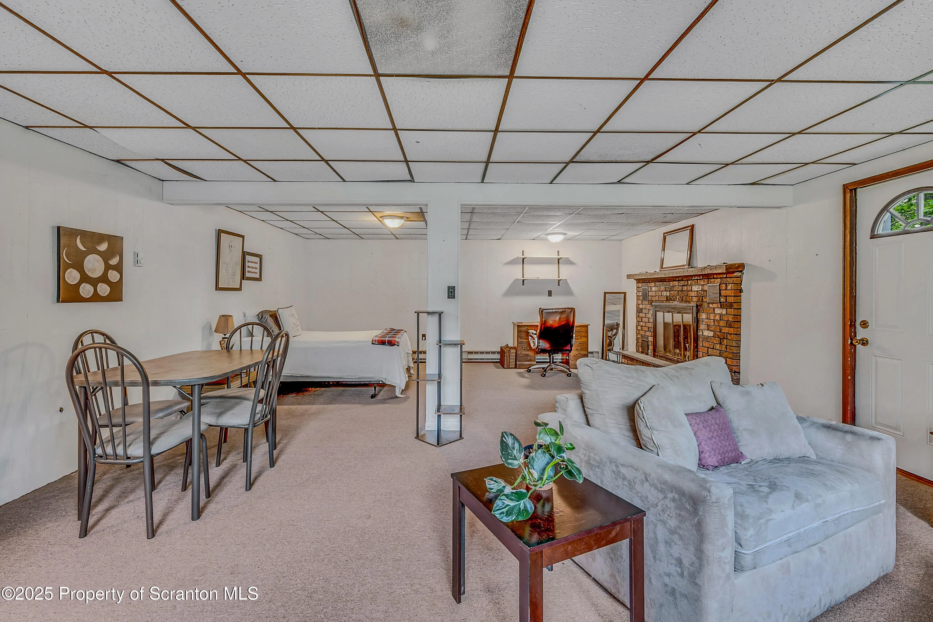 304 Sunset Rd, Roaring Brook Twp, Pennsylvania 18444, 4 Bedrooms Bedrooms, 10 Rooms Rooms,3 BathroomsBathrooms,Residential,For Sale,Sunset Rd,SC253113