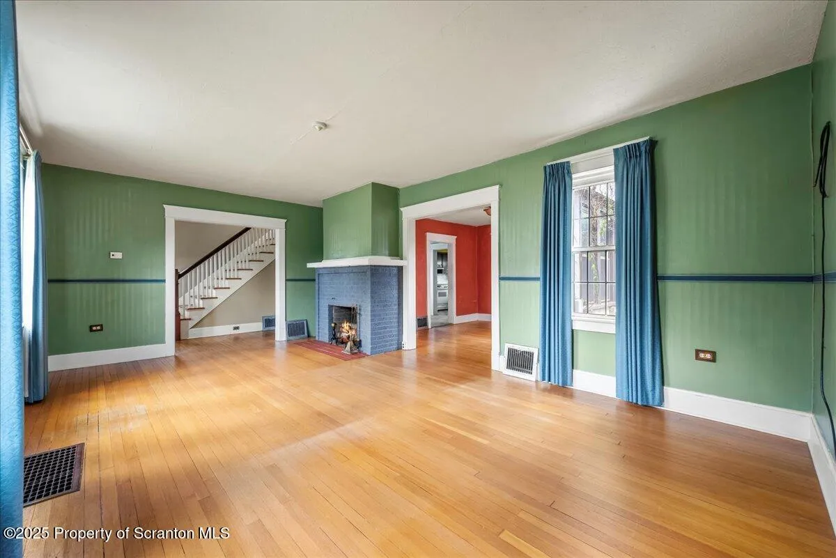 84 River Street, Forty Fort, Pennsylvania 18704, 3 Bedrooms Bedrooms, 8 Rooms Rooms,2 BathroomsBathrooms,Residential,For Sale,River,SC253145