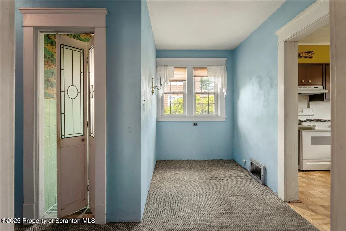 84 River Street, Forty Fort, Pennsylvania 18704, 3 Bedrooms Bedrooms, 8 Rooms Rooms,2 BathroomsBathrooms,Residential,For Sale,River,SC253145