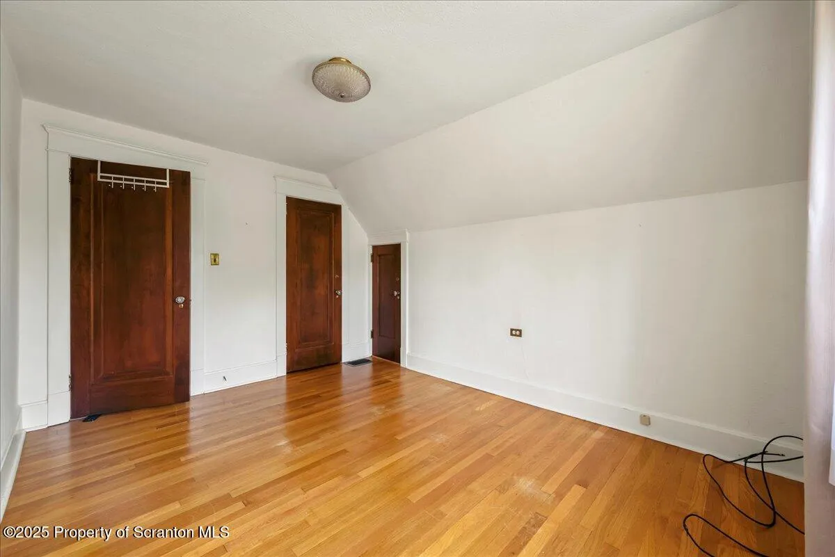 84 River Street, Forty Fort, Pennsylvania 18704, 3 Bedrooms Bedrooms, 8 Rooms Rooms,2 BathroomsBathrooms,Residential,For Sale,River,SC253145