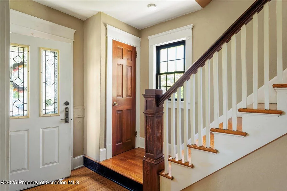 84 River Street, Forty Fort, Pennsylvania 18704, 3 Bedrooms Bedrooms, 8 Rooms Rooms,2 BathroomsBathrooms,Residential,For Sale,River,SC253145