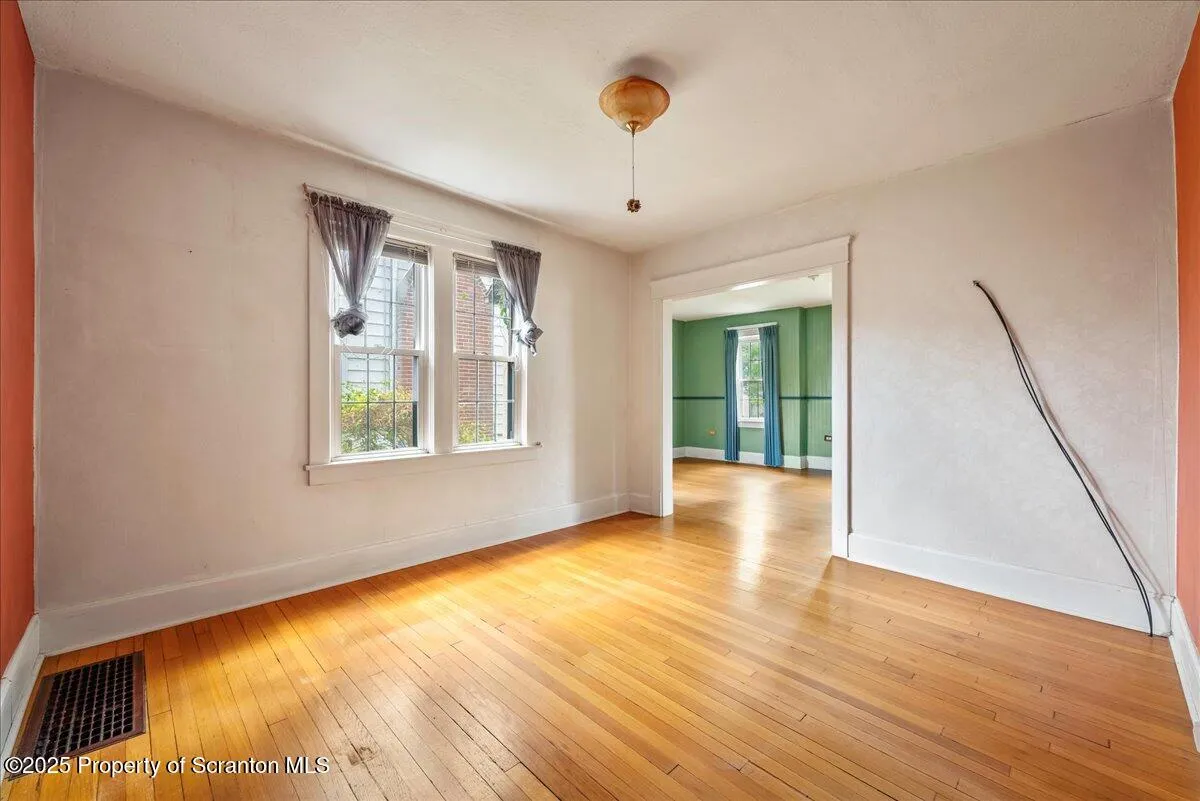 84 River Street, Forty Fort, Pennsylvania 18704, 3 Bedrooms Bedrooms, 8 Rooms Rooms,2 BathroomsBathrooms,Residential,For Sale,River,SC253145