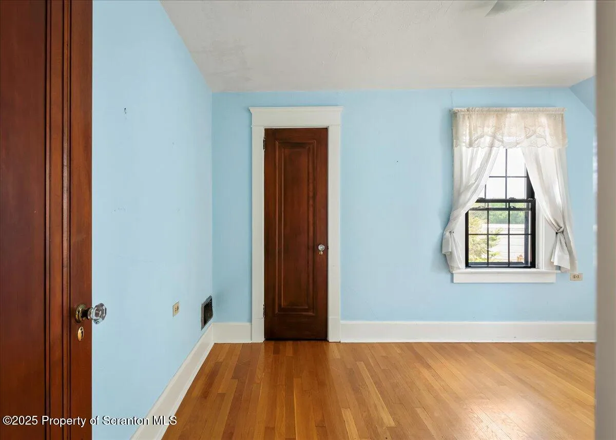 84 River Street, Forty Fort, Pennsylvania 18704, 3 Bedrooms Bedrooms, 8 Rooms Rooms,2 BathroomsBathrooms,Residential,For Sale,River,SC253145