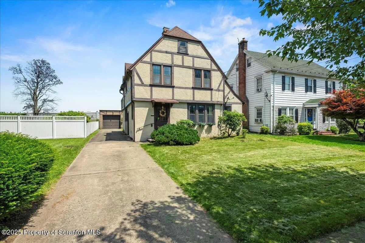84 River Street, Forty Fort, Pennsylvania 18704, 3 Bedrooms Bedrooms, 8 Rooms Rooms,2 BathroomsBathrooms,Residential,For Sale,River,SC253145
