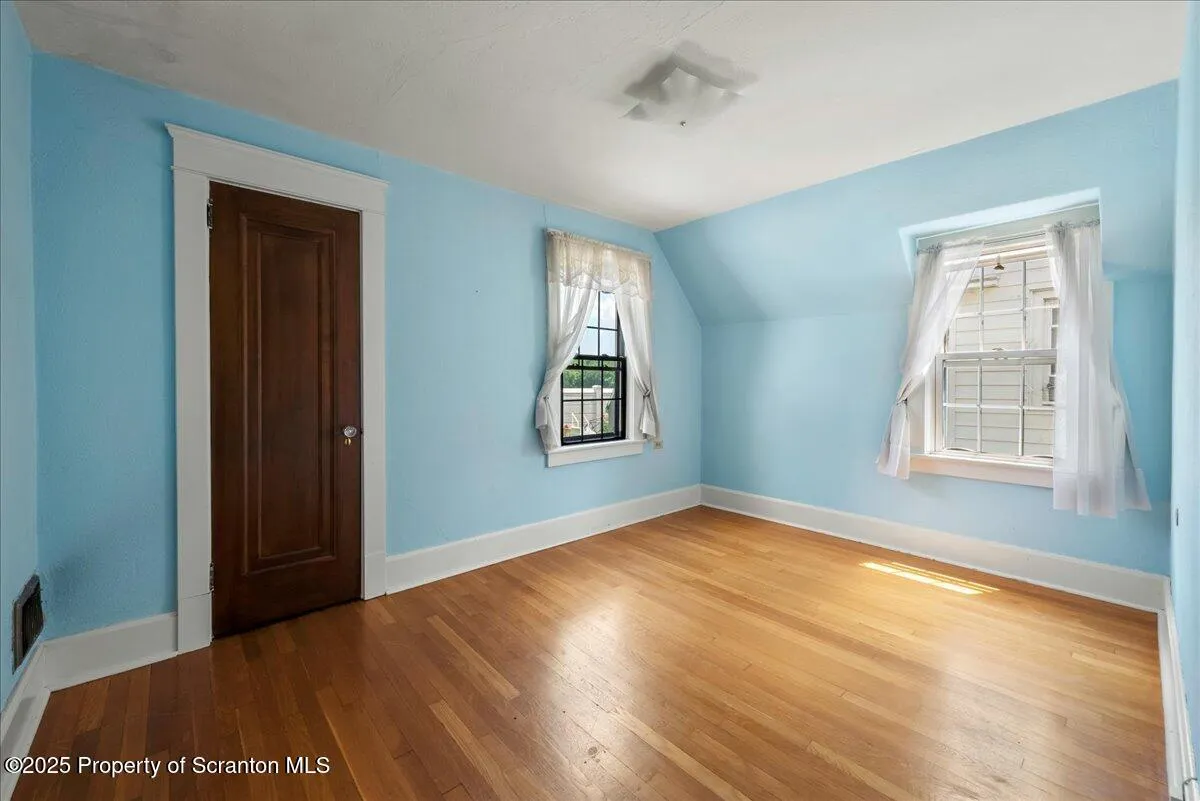 84 River Street, Forty Fort, Pennsylvania 18704, 3 Bedrooms Bedrooms, 8 Rooms Rooms,2 BathroomsBathrooms,Residential,For Sale,River,SC253145