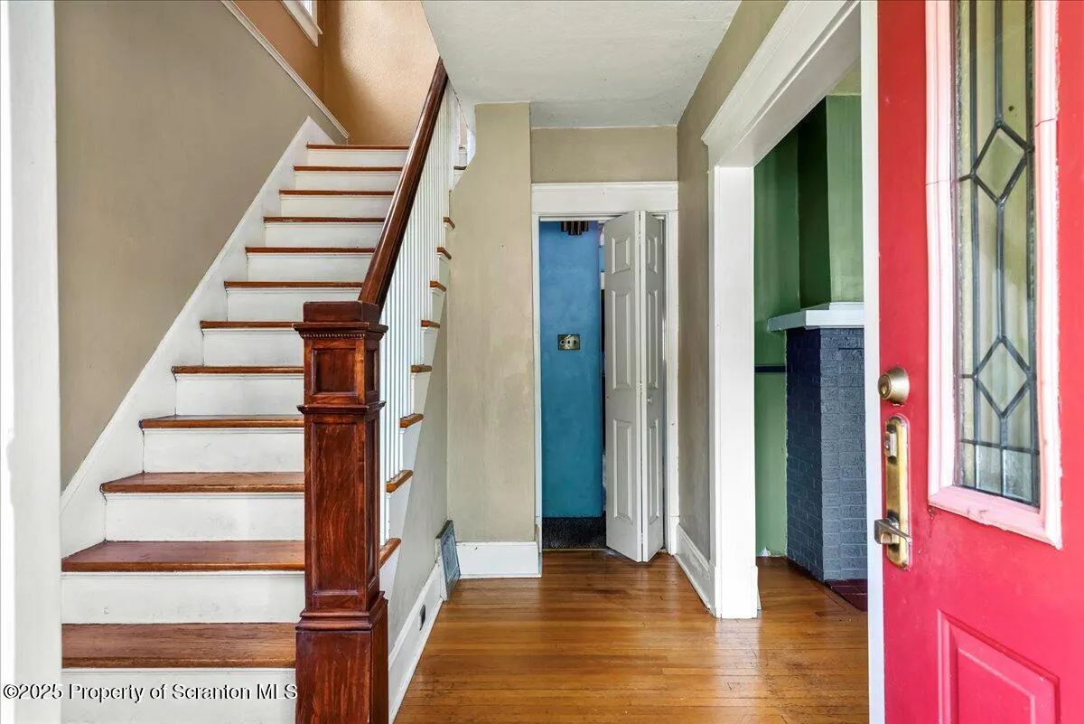 84 River Street, Forty Fort, Pennsylvania 18704, 3 Bedrooms Bedrooms, 8 Rooms Rooms,2 BathroomsBathrooms,Residential,For Sale,River,SC253145