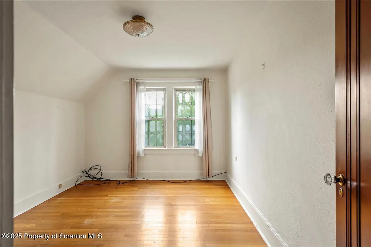 84 River Street, Forty Fort, Pennsylvania 18704, 3 Bedrooms Bedrooms, 8 Rooms Rooms,2 BathroomsBathrooms,Residential,For Sale,River,SC253145