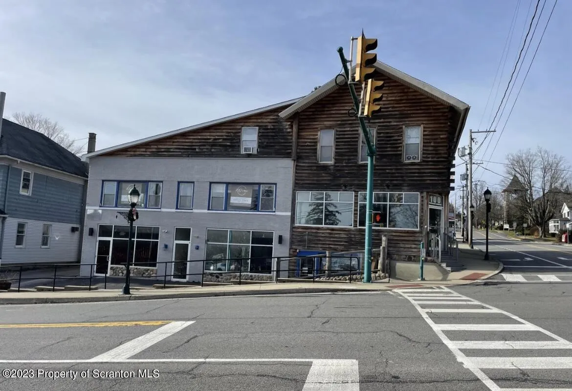 100 S Main Street Unit 56, Moscow, Pennsylvania 18444, 1 Bedroom Bedrooms, 3 Rooms Rooms,1 BathroomBathrooms,Residential Lease,For Rent,Main,SC253144
