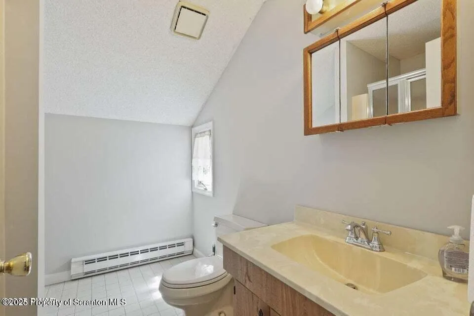 1618 Ridgeview Drive, Lake Ariel, Pennsylvania 18436, 3 Bedrooms Bedrooms, 5 Rooms Rooms,2 BathroomsBathrooms,Residential,For Sale,Ridgeview,SC253146