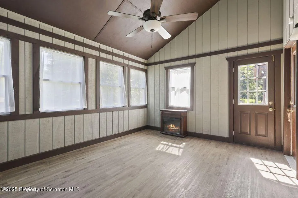 1618 Ridgeview Drive, Lake Ariel, Pennsylvania 18436, 3 Bedrooms Bedrooms, 5 Rooms Rooms,2 BathroomsBathrooms,Residential,For Sale,Ridgeview,SC253146