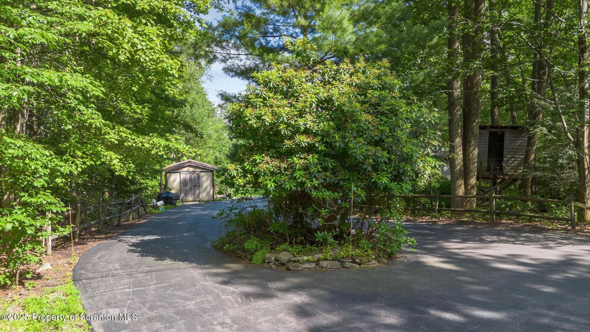 140 Living Waters Road, Jefferson Twp, Pennsylvania 18436, 5 Bedrooms Bedrooms, 8 Rooms Rooms,3 BathroomsBathrooms,Residential,For Sale,Living Waters,SC253148