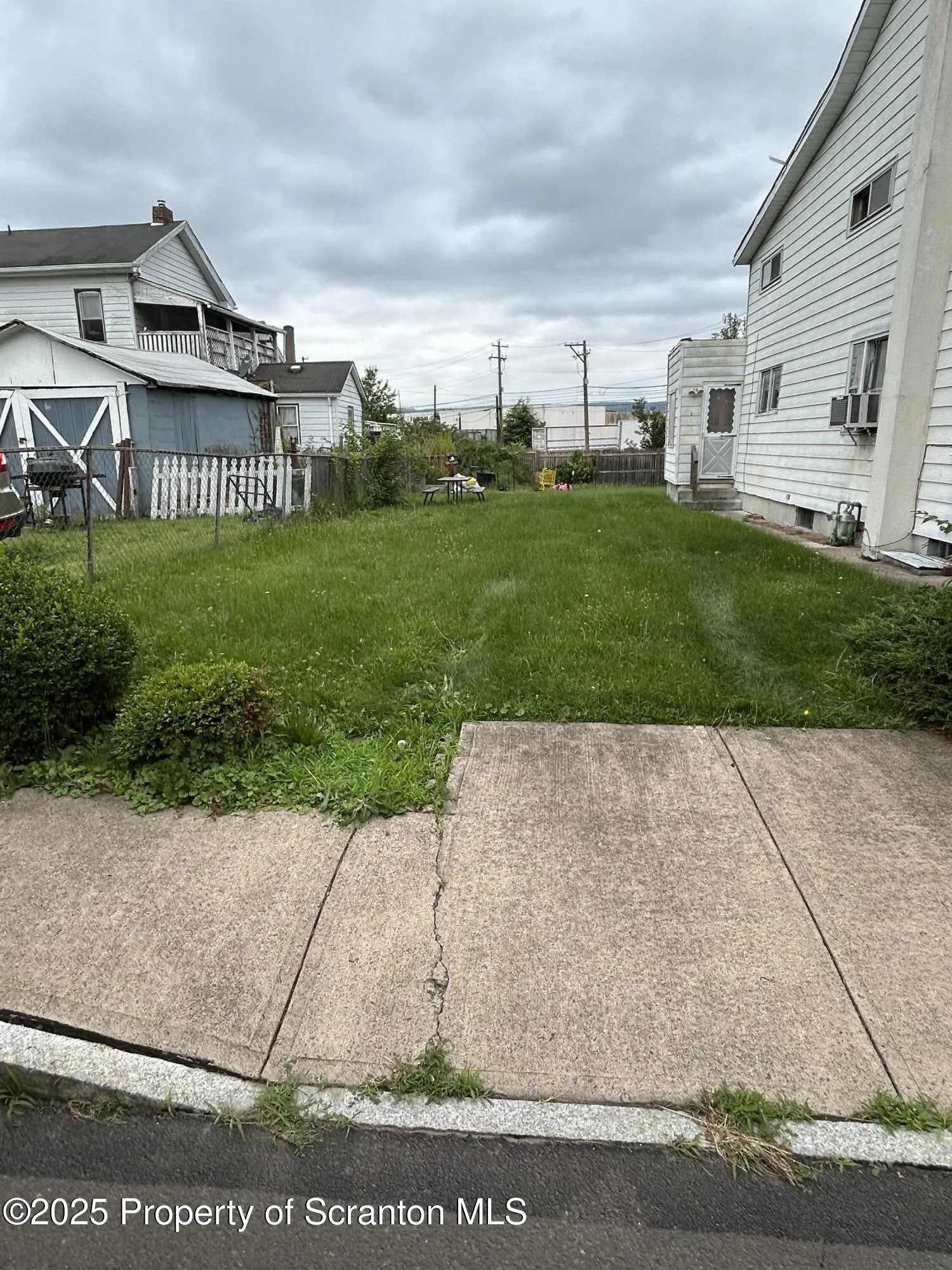 37-39 Hickory Street, Wilkes-barre, Pennsylvania 18702, 5 Bedrooms Bedrooms, ,2 BathroomsBathrooms,Residential Income,For Sale,Hickory,SC253147
