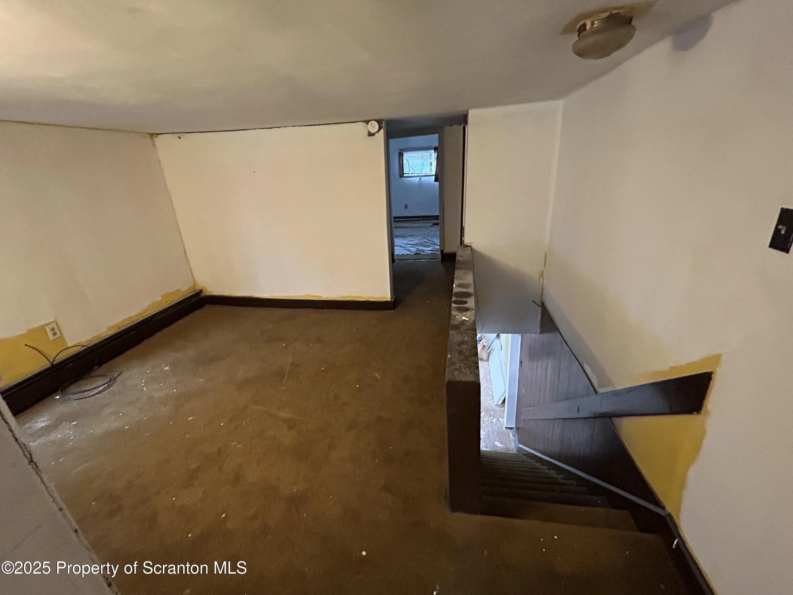 37-39 Hickory Street, Wilkes-barre, Pennsylvania 18702, 5 Bedrooms Bedrooms, ,2 BathroomsBathrooms,Residential Income,For Sale,Hickory,SC253147