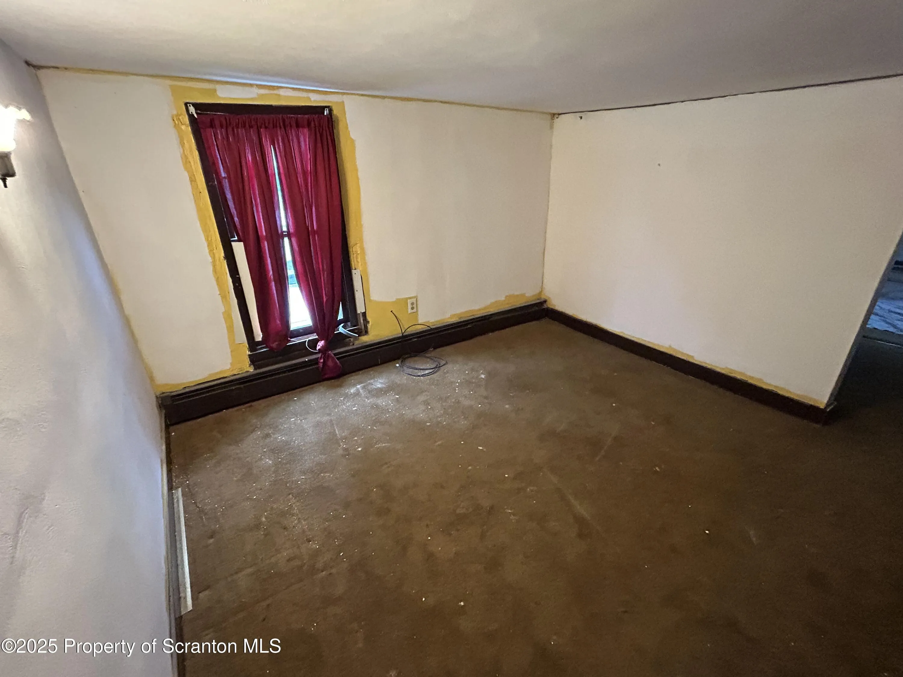 37-39 Hickory Street, Wilkes-barre, Pennsylvania 18702, 5 Bedrooms Bedrooms, ,2 BathroomsBathrooms,Residential Income,For Sale,Hickory,SC253147