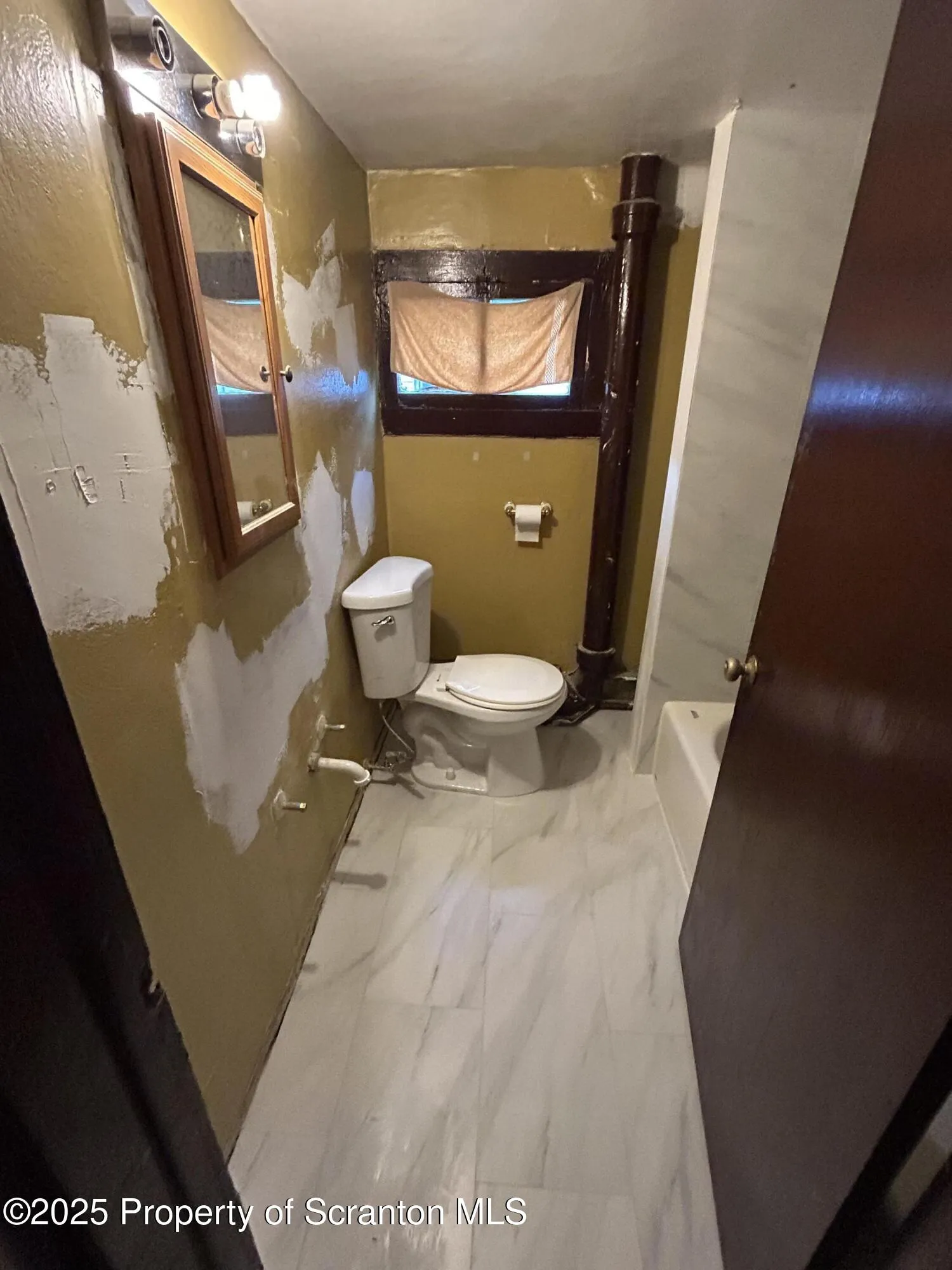 37-39 Hickory Street, Wilkes-barre, Pennsylvania 18702, 5 Bedrooms Bedrooms, ,2 BathroomsBathrooms,Residential Income,For Sale,Hickory,SC253147
