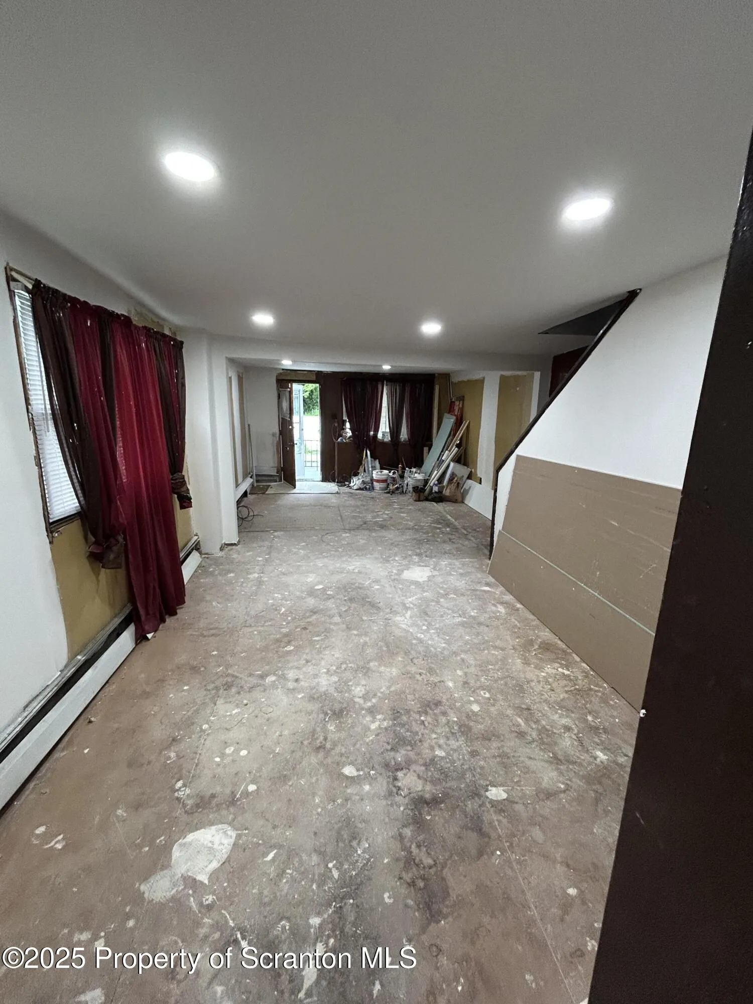 37-39 Hickory Street, Wilkes-barre, Pennsylvania 18702, 5 Bedrooms Bedrooms, ,2 BathroomsBathrooms,Residential Income,For Sale,Hickory,SC253147