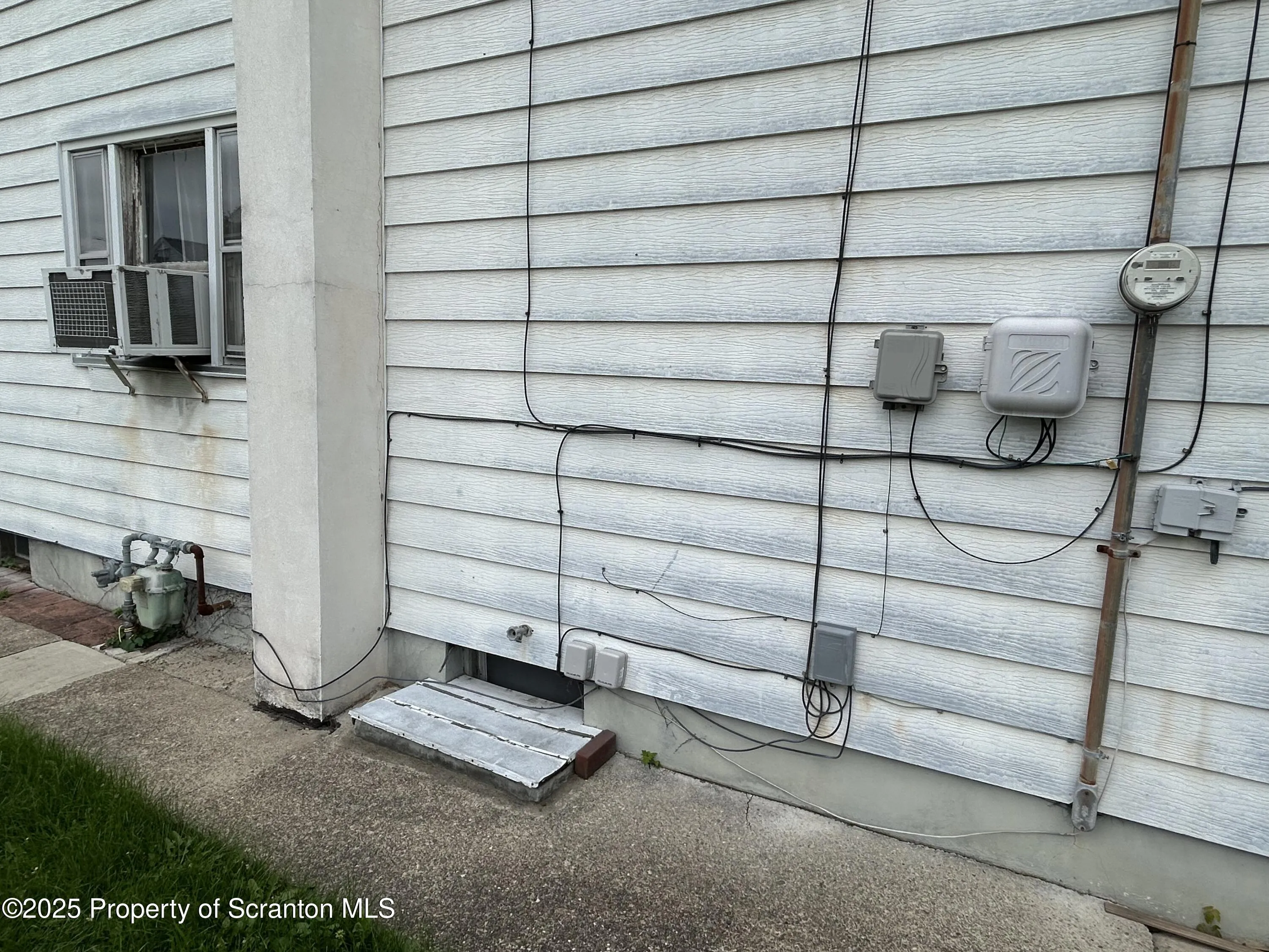 37-39 Hickory Street, Wilkes-barre, Pennsylvania 18702, 5 Bedrooms Bedrooms, ,2 BathroomsBathrooms,Residential Income,For Sale,Hickory,SC253147