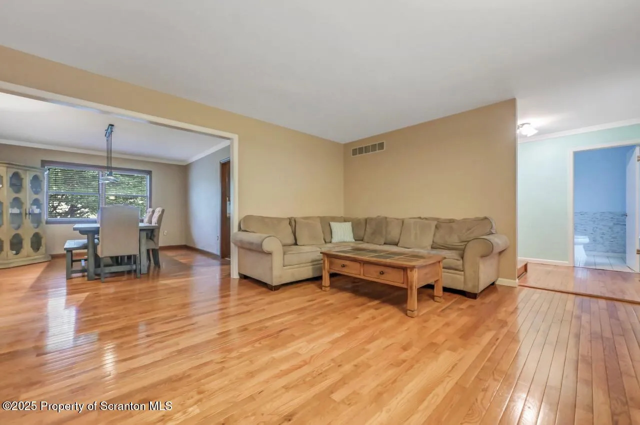 607 Pamela Drive, South Abington Twp, Pennsylvania 18411, 4 Bedrooms Bedrooms, 13 Rooms Rooms,3 BathroomsBathrooms,Residential,For Sale,Pamela,SC253180