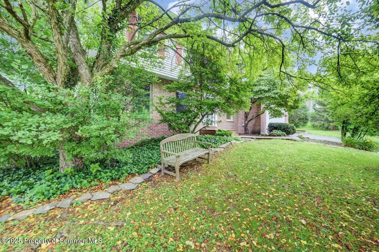 607 Pamela Drive, South Abington Twp, Pennsylvania 18411, 4 Bedrooms Bedrooms, 13 Rooms Rooms,3 BathroomsBathrooms,Residential,For Sale,Pamela,SC253180