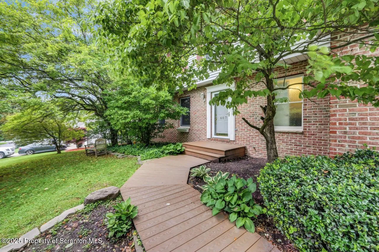 607 Pamela Drive, South Abington Twp, Pennsylvania 18411, 4 Bedrooms Bedrooms, 13 Rooms Rooms,3 BathroomsBathrooms,Residential,For Sale,Pamela,SC253180