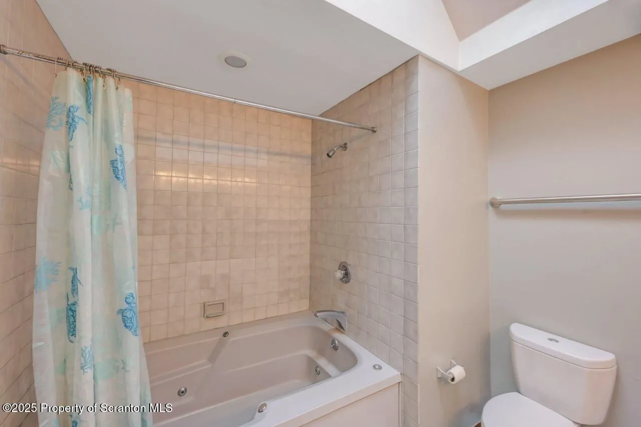 607 Pamela Drive, South Abington Twp, Pennsylvania 18411, 4 Bedrooms Bedrooms, 13 Rooms Rooms,3 BathroomsBathrooms,Residential,For Sale,Pamela,SC253180