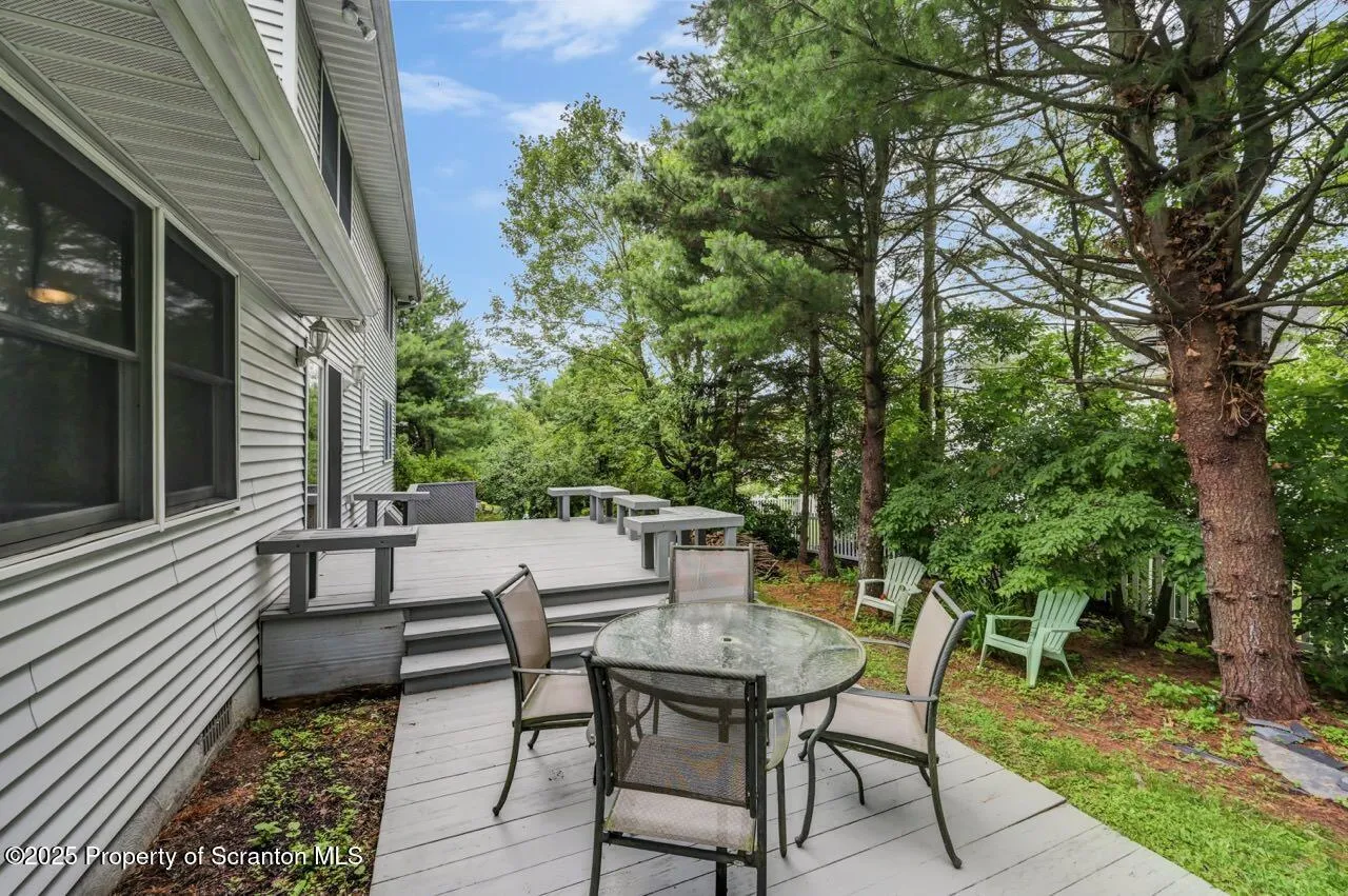 607 Pamela Drive, South Abington Twp, Pennsylvania 18411, 4 Bedrooms Bedrooms, 13 Rooms Rooms,3 BathroomsBathrooms,Residential,For Sale,Pamela,SC253180