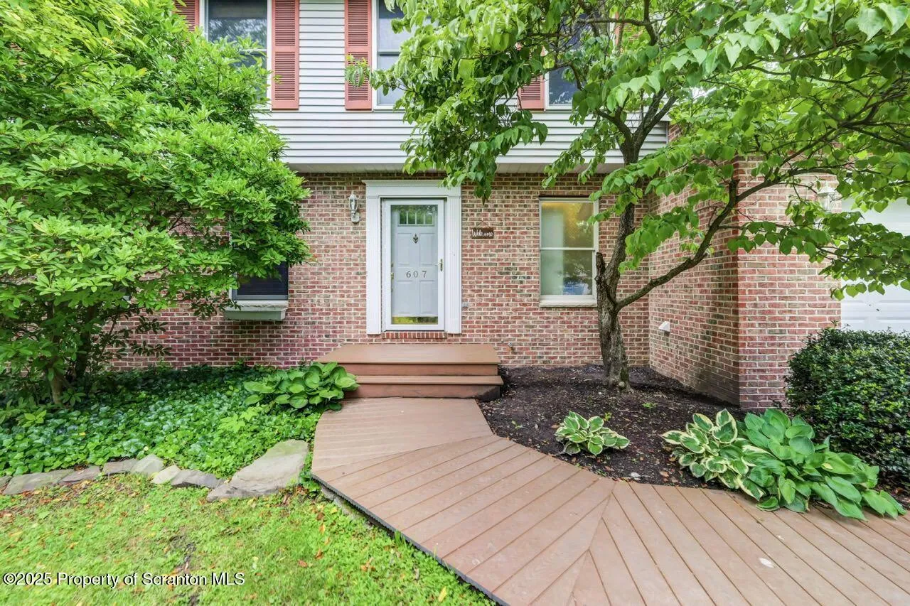 607 Pamela Drive, South Abington Twp, Pennsylvania 18411, 4 Bedrooms Bedrooms, 13 Rooms Rooms,3 BathroomsBathrooms,Residential,For Sale,Pamela,SC253180
