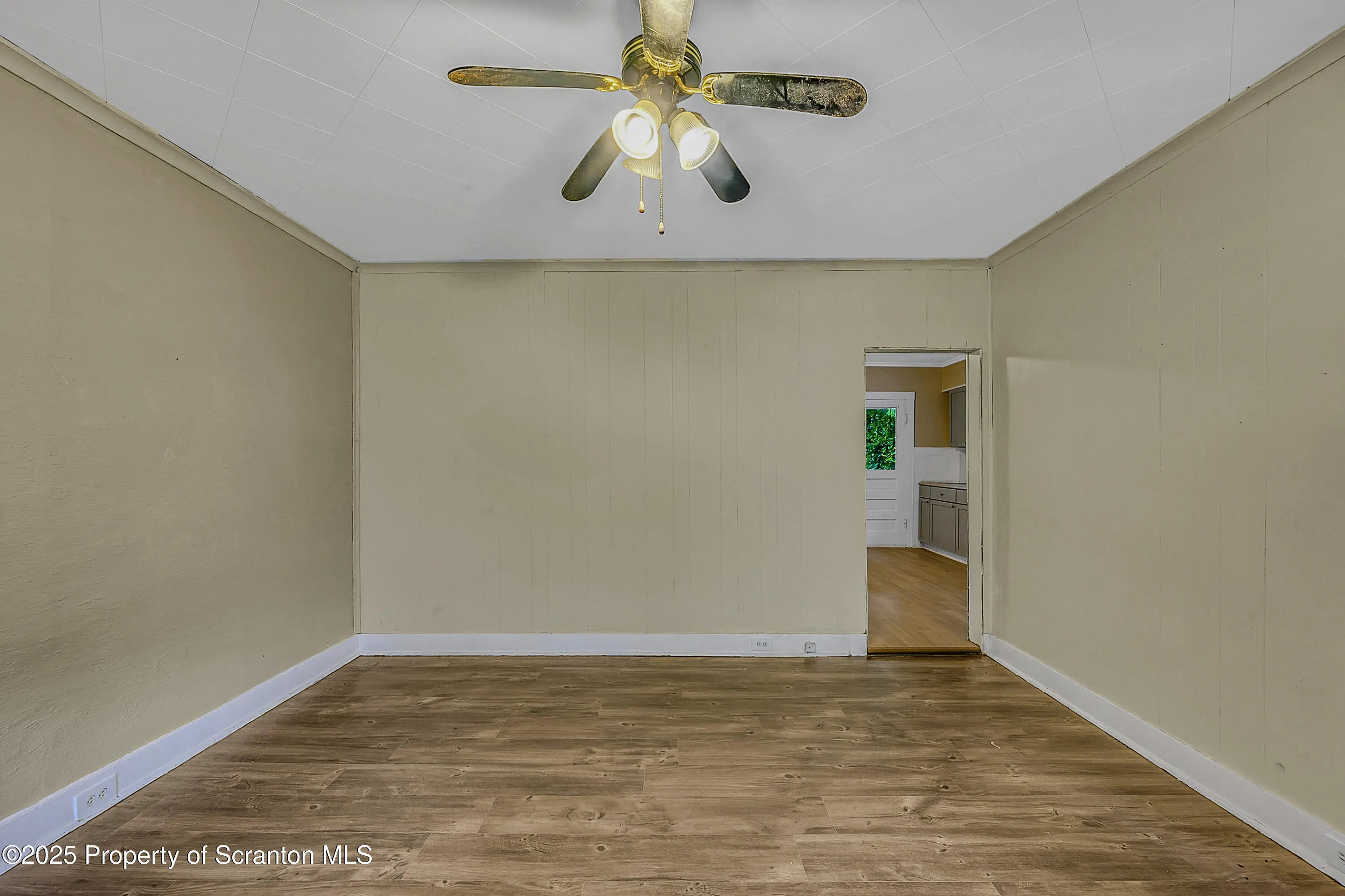 1815 Cedar Avenue, Scranton, Pennsylvania 18505, 3 Bedrooms Bedrooms, 6 Rooms Rooms,1 BathroomBathrooms,Residential Lease,For Rent,Cedar,SC253229