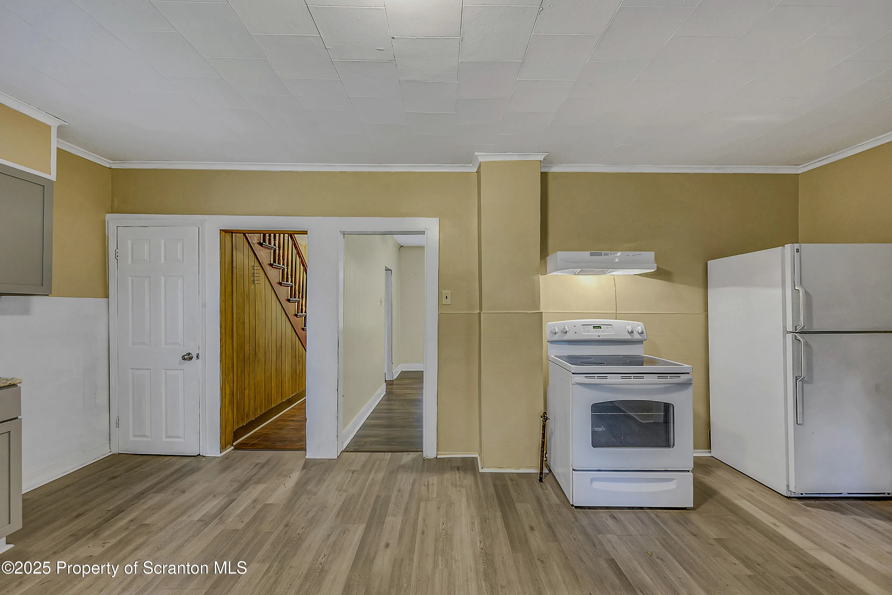1815 Cedar Avenue, Scranton, Pennsylvania 18505, 3 Bedrooms Bedrooms, 6 Rooms Rooms,1 BathroomBathrooms,Residential Lease,For Rent,Cedar,SC253229