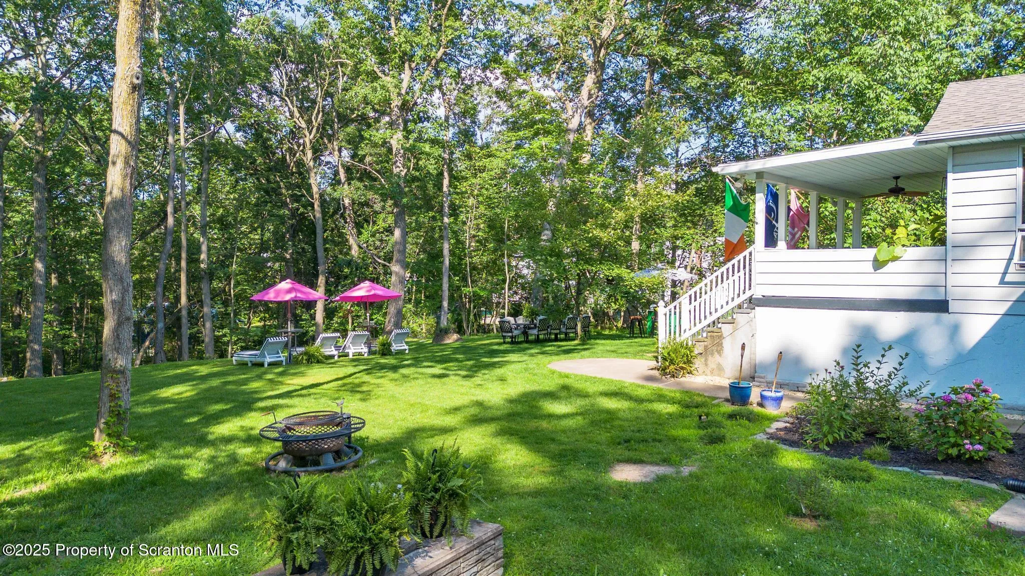 805 E Mountain Road, Scranton, Pennsylvania 18505, 3 Bedrooms Bedrooms, 6 Rooms Rooms,2 BathroomsBathrooms,Residential,For Sale,Mountain,SC253270