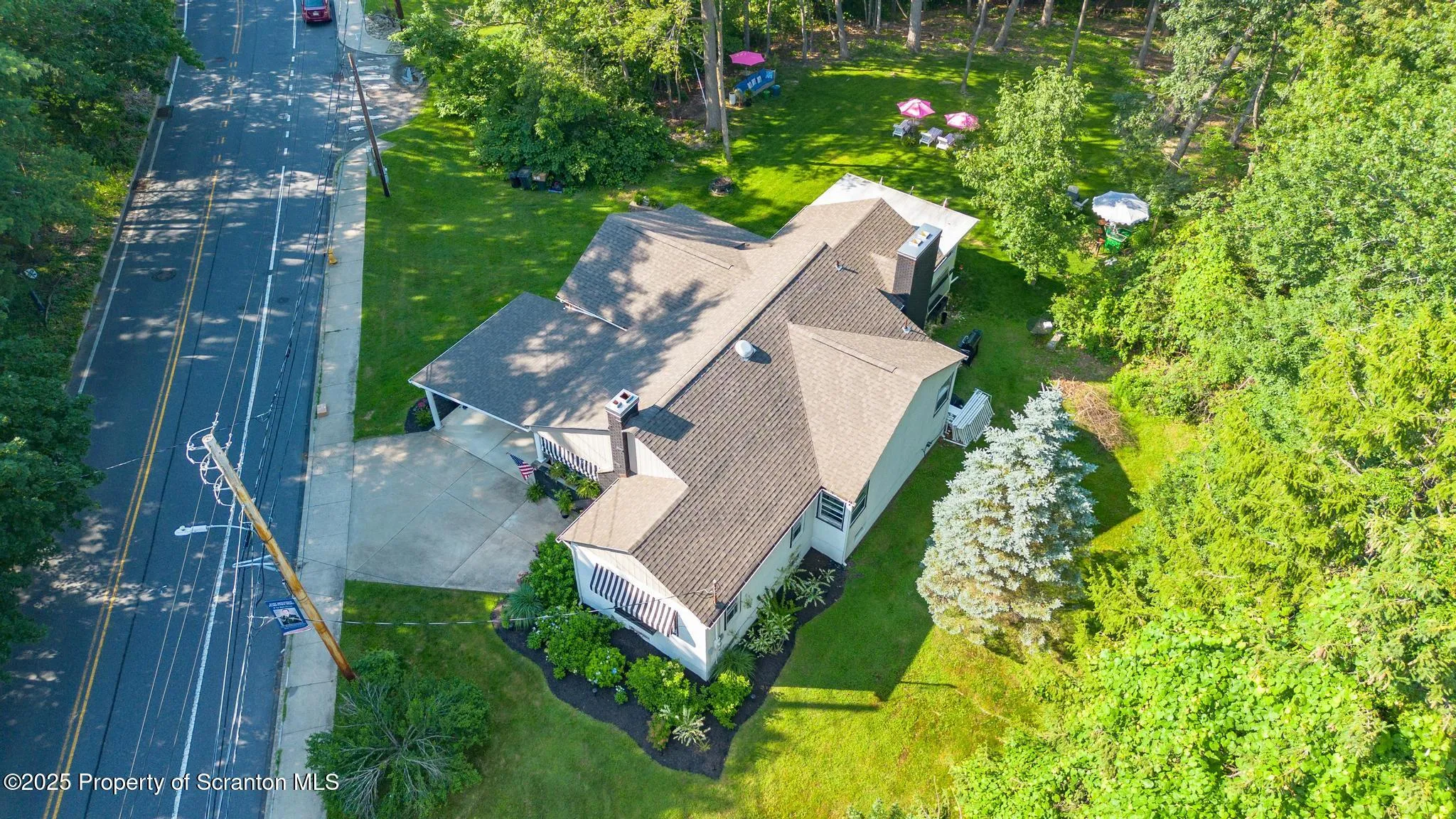 805 E Mountain Road, Scranton, Pennsylvania 18505, 3 Bedrooms Bedrooms, 6 Rooms Rooms,2 BathroomsBathrooms,Residential,For Sale,Mountain,SC253270