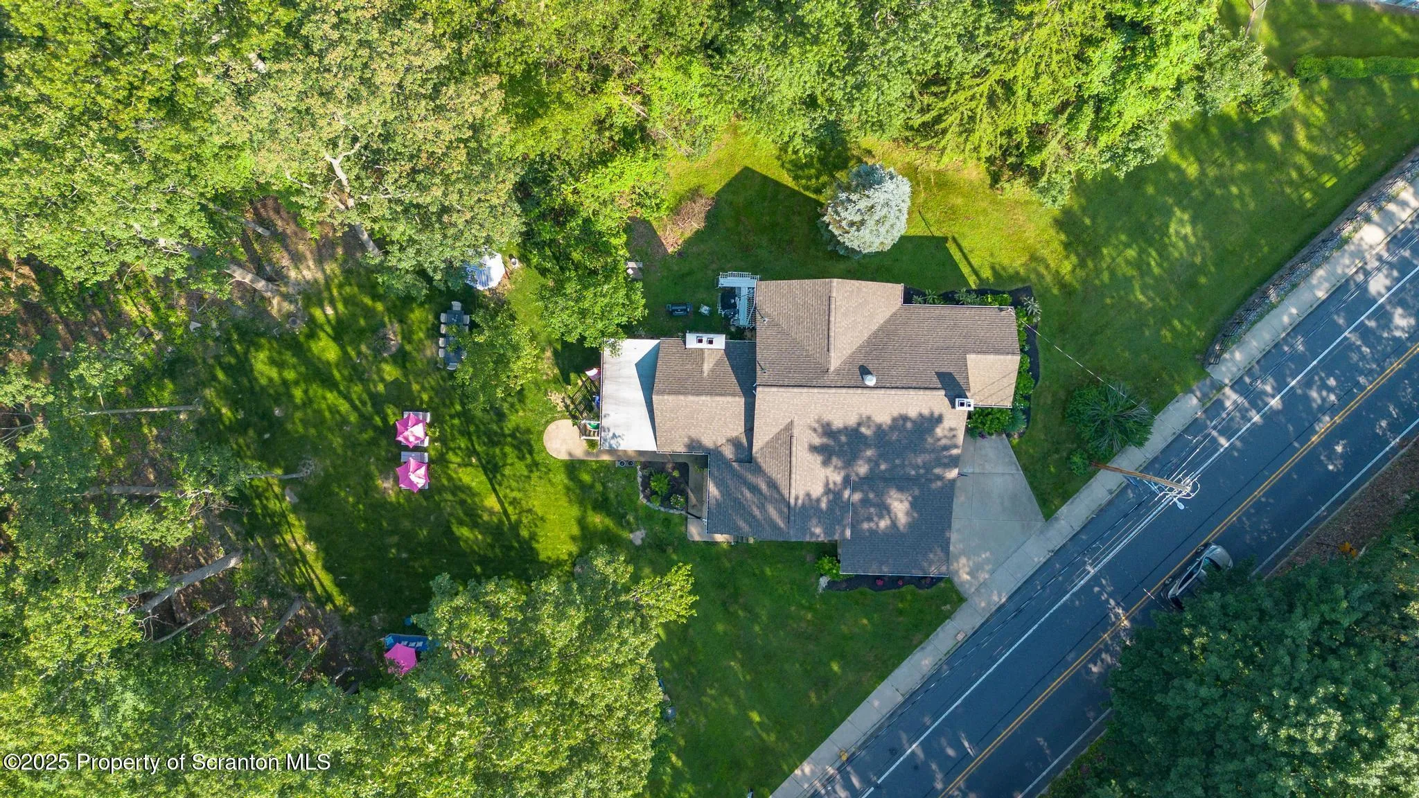 805 E Mountain Road, Scranton, Pennsylvania 18505, 3 Bedrooms Bedrooms, 6 Rooms Rooms,2 BathroomsBathrooms,Residential,For Sale,Mountain,SC253270