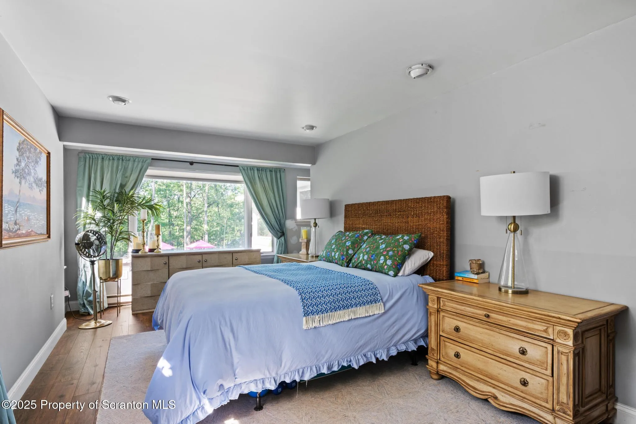 805 E Mountain Road, Scranton, Pennsylvania 18505, 3 Bedrooms Bedrooms, 6 Rooms Rooms,2 BathroomsBathrooms,Residential,For Sale,Mountain,SC253270
