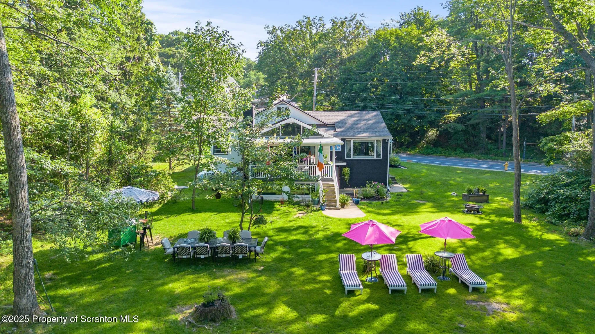 805 E Mountain Road, Scranton, Pennsylvania 18505, 3 Bedrooms Bedrooms, 6 Rooms Rooms,2 BathroomsBathrooms,Residential,For Sale,Mountain,SC253270