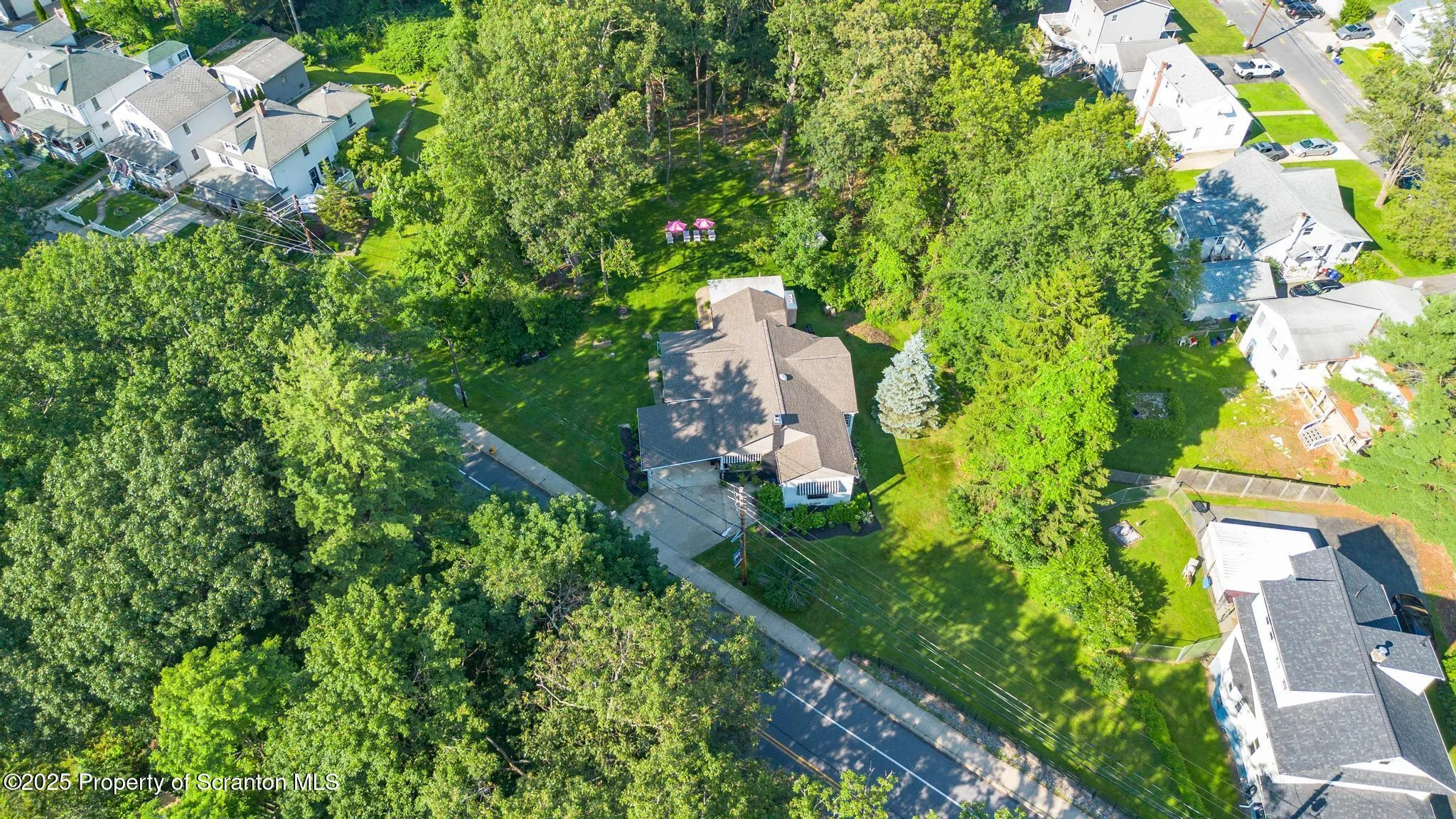 805 E Mountain Road, Scranton, Pennsylvania 18505, 3 Bedrooms Bedrooms, 6 Rooms Rooms,2 BathroomsBathrooms,Residential,For Sale,Mountain,SC253270