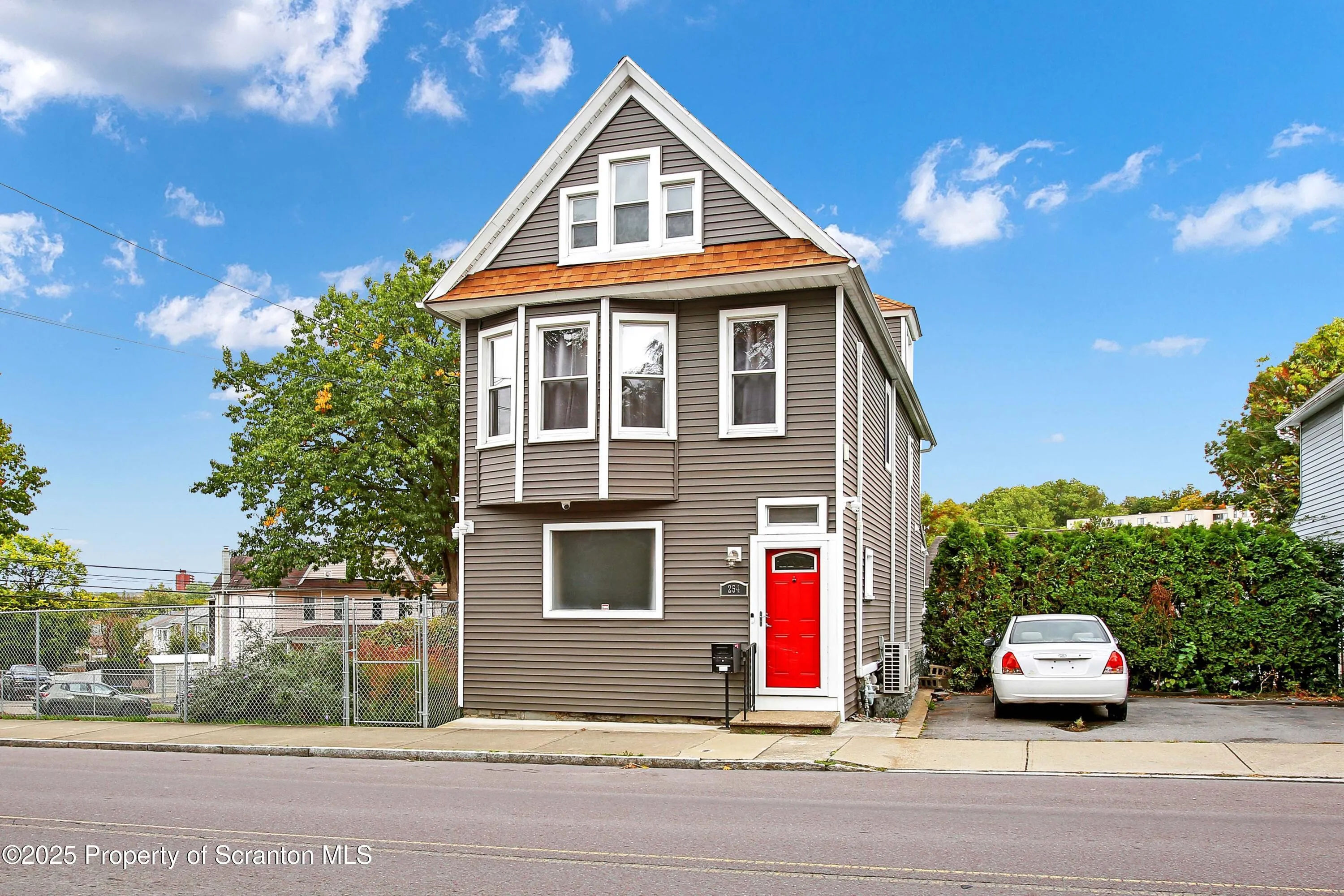 254 Hazle Street, Wilkes-barre, Pennsylvania 18702, 3 Bedrooms Bedrooms, 6 Rooms Rooms,3 BathroomsBathrooms,Residential,For Sale,Hazle,SC253289
