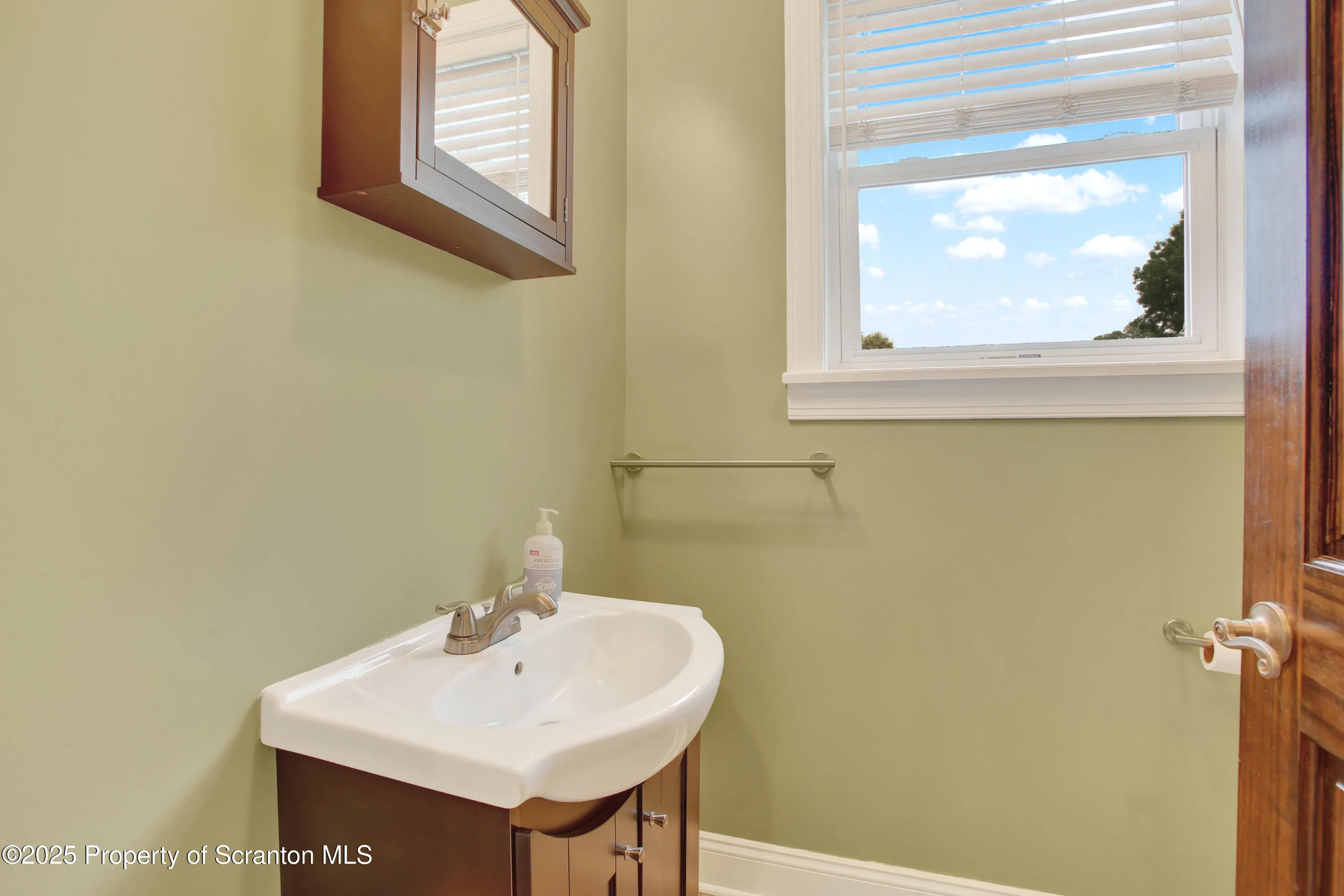 254 Hazle Street, Wilkes-barre, Pennsylvania 18702, 3 Bedrooms Bedrooms, 6 Rooms Rooms,3 BathroomsBathrooms,Residential,For Sale,Hazle,SC253289