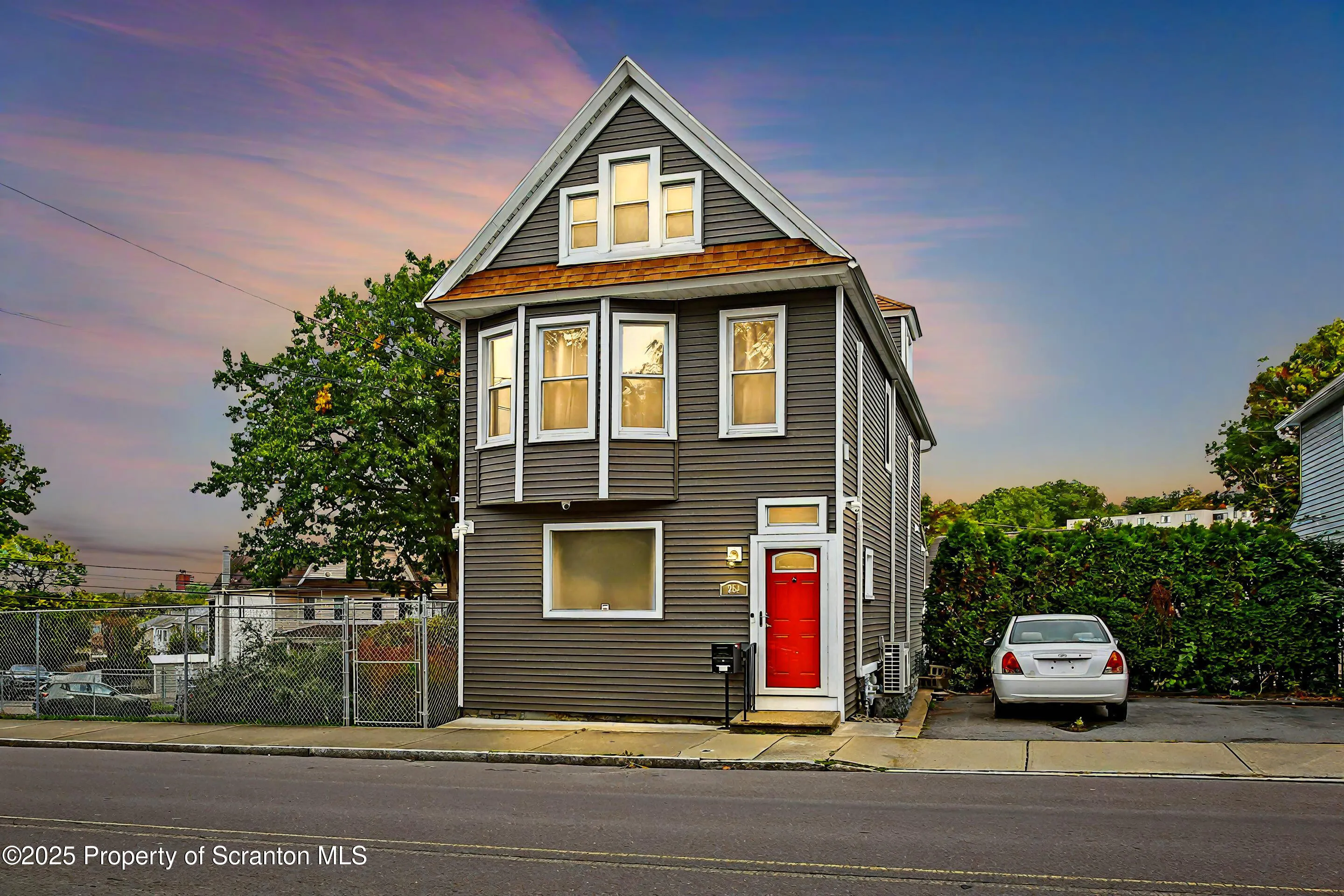 254 Hazle Street, Wilkes-barre, Pennsylvania 18702, 3 Bedrooms Bedrooms, 6 Rooms Rooms,3 BathroomsBathrooms,Residential,For Sale,Hazle,SC253289