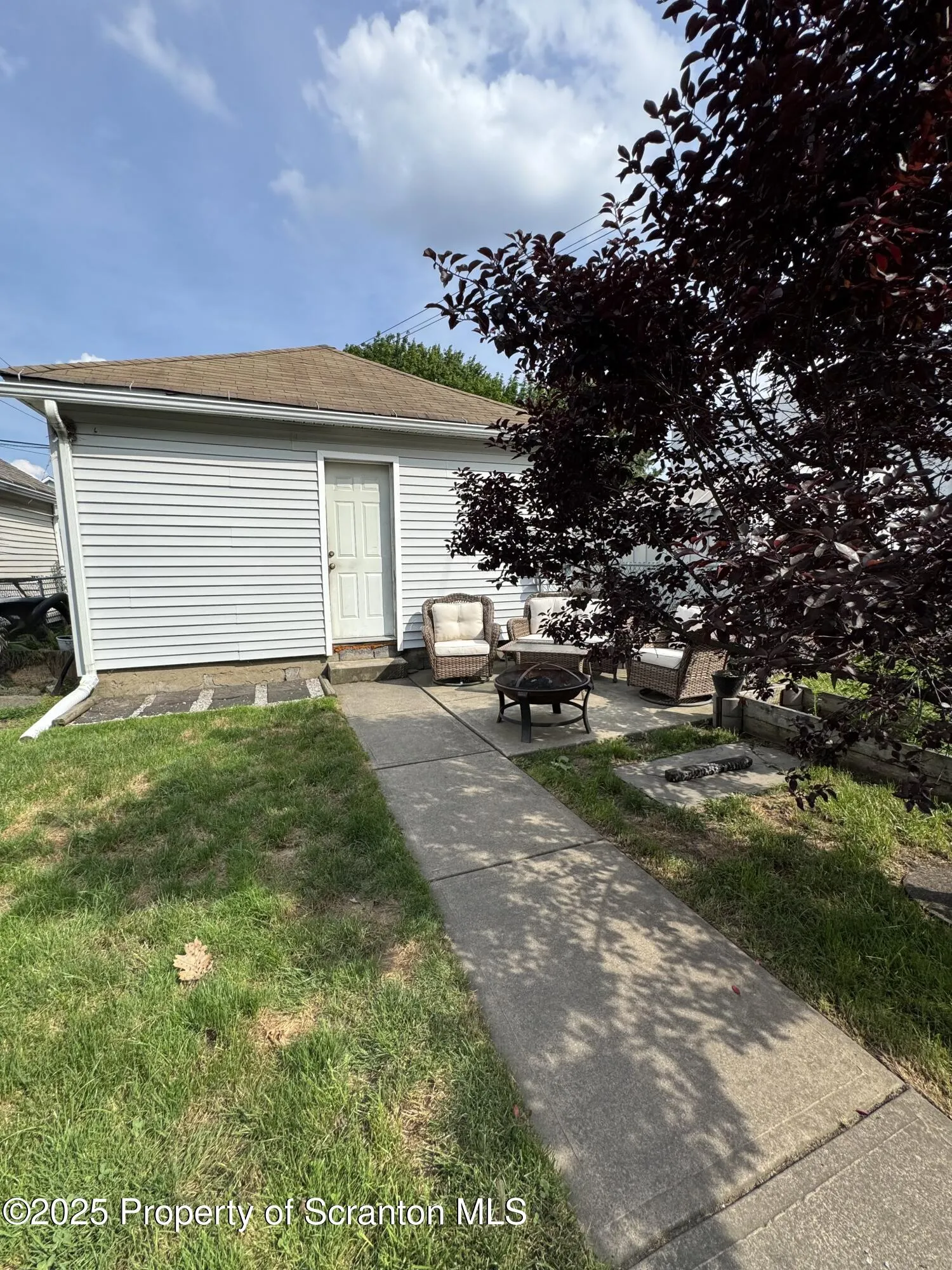356 N Rebecca Avenue, Scranton, Pennsylvania 18504, 3 Bedrooms Bedrooms, 7 Rooms Rooms,2 BathroomsBathrooms,Residential,For Sale,Rebecca,SC253227