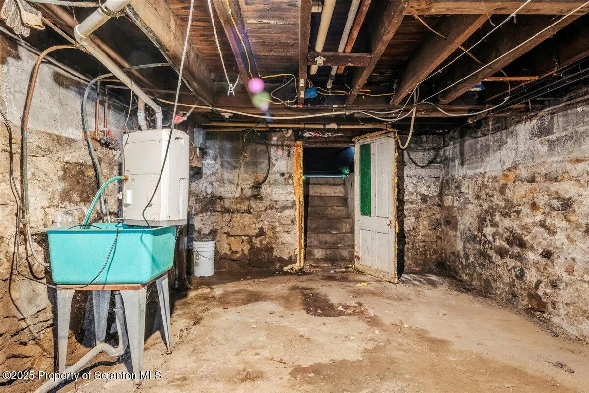 205 Lackawanna Avenue, Duryea, Pennsylvania 18642, 3 Bedrooms Bedrooms, 7 Rooms Rooms,1 BathroomBathrooms,Residential,For Sale,Lackawanna,SC253253