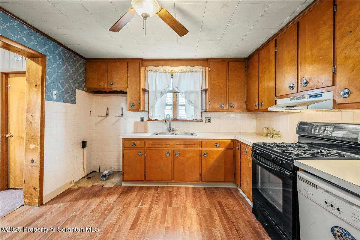 205 Lackawanna Avenue, Duryea, Pennsylvania 18642, 3 Bedrooms Bedrooms, 7 Rooms Rooms,1 BathroomBathrooms,Residential,For Sale,Lackawanna,SC253253