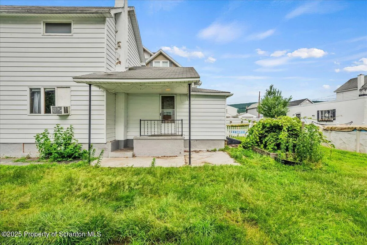205 Lackawanna Avenue, Duryea, Pennsylvania 18642, 3 Bedrooms Bedrooms, 7 Rooms Rooms,1 BathroomBathrooms,Residential,For Sale,Lackawanna,SC253253