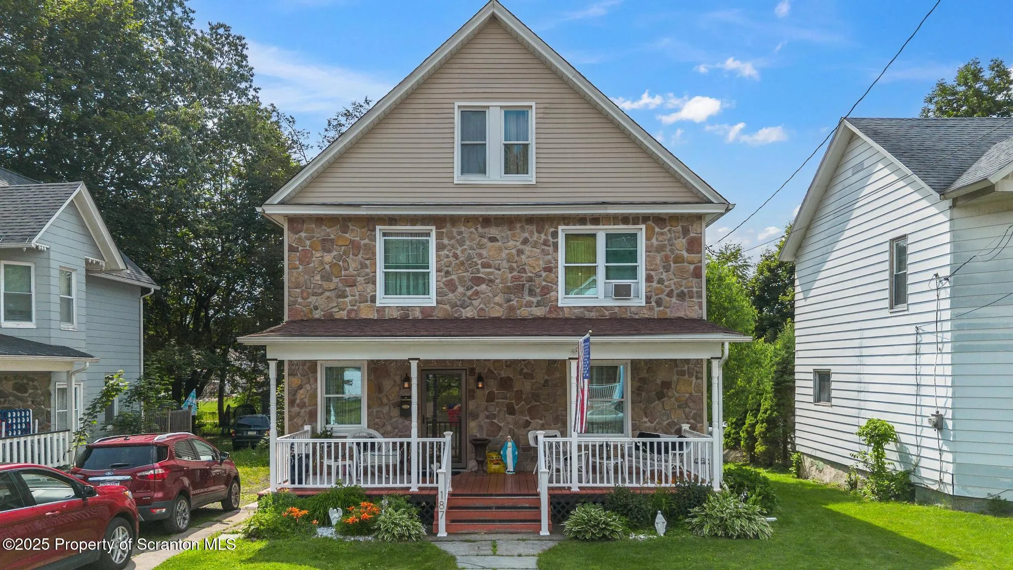 187 Washington Street, Carbondale, Pennsylvania 18407, 4 Bedrooms Bedrooms, 8 Rooms Rooms,2 BathroomsBathrooms,Residential,For Sale,Washington,SC253264