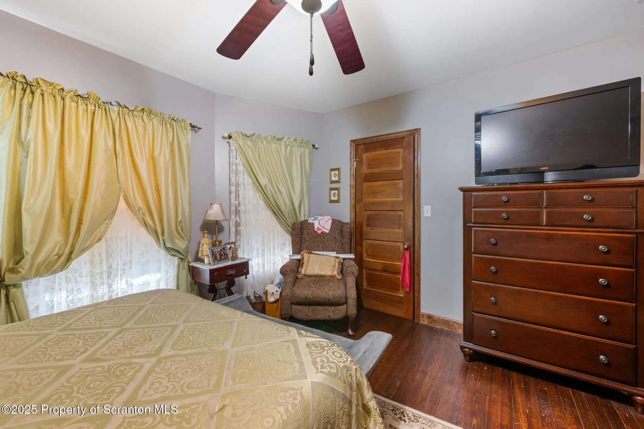 187 Washington Street, Carbondale, Pennsylvania 18407, 4 Bedrooms Bedrooms, 8 Rooms Rooms,2 BathroomsBathrooms,Residential,For Sale,Washington,SC253264